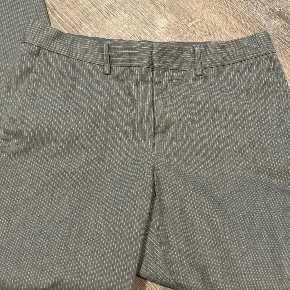 Express Men's Grey and White Pinstriped Dress Pant Size 32 - Picture 4 of 8